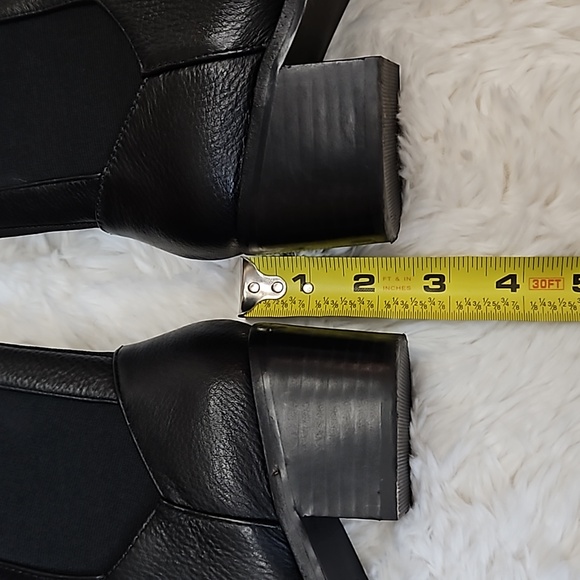 *SOLD* Chinese Filip Black Bootie, size 6, Like new with original box - Picture 10 of 12